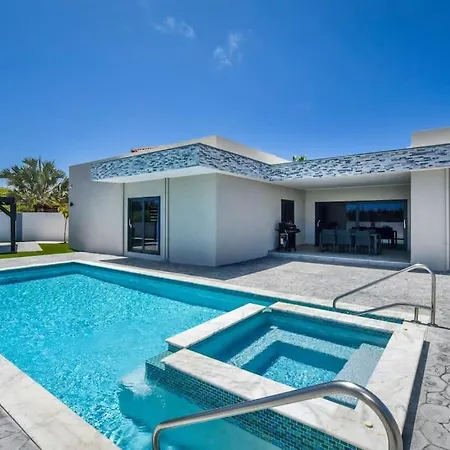 New Villa Luel 5 Minutes From Palm Beach